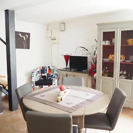 度假居 Small Holiday With Courtyard, Bellegarde *